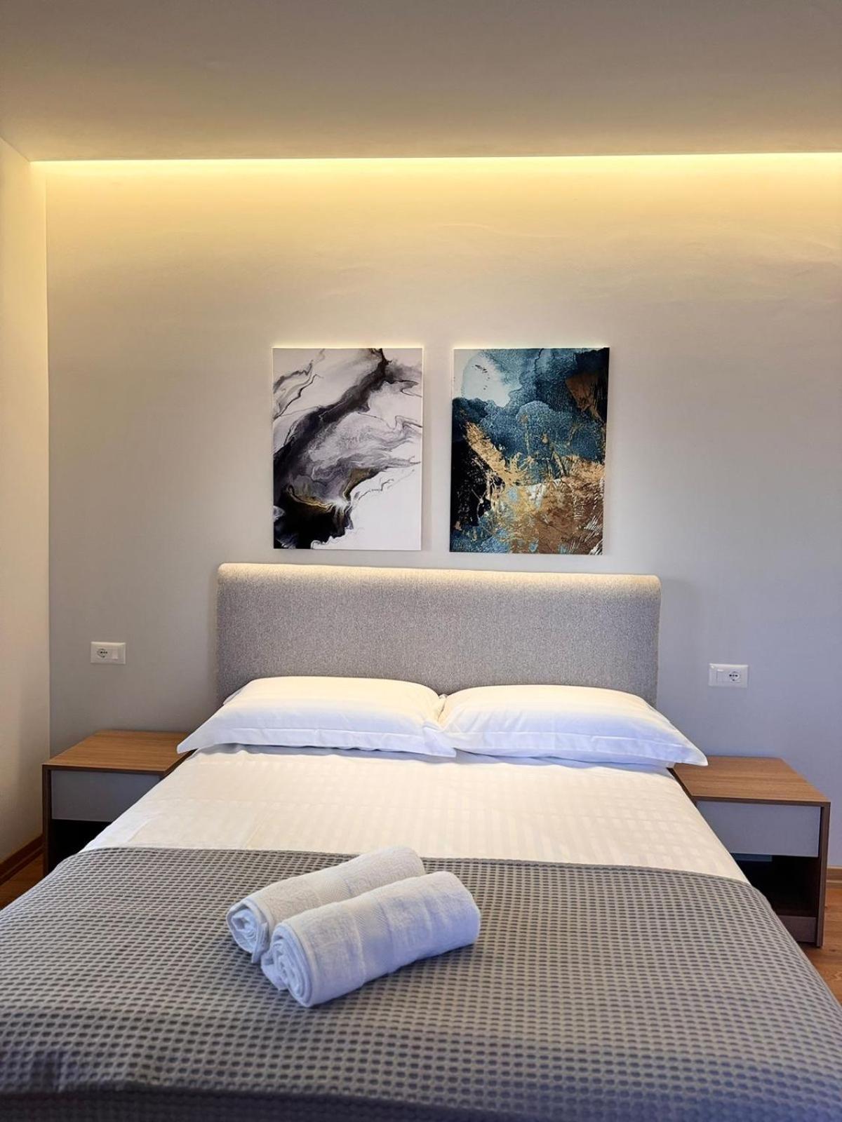 Izi Boutique Apartment Tirana Exterior foto