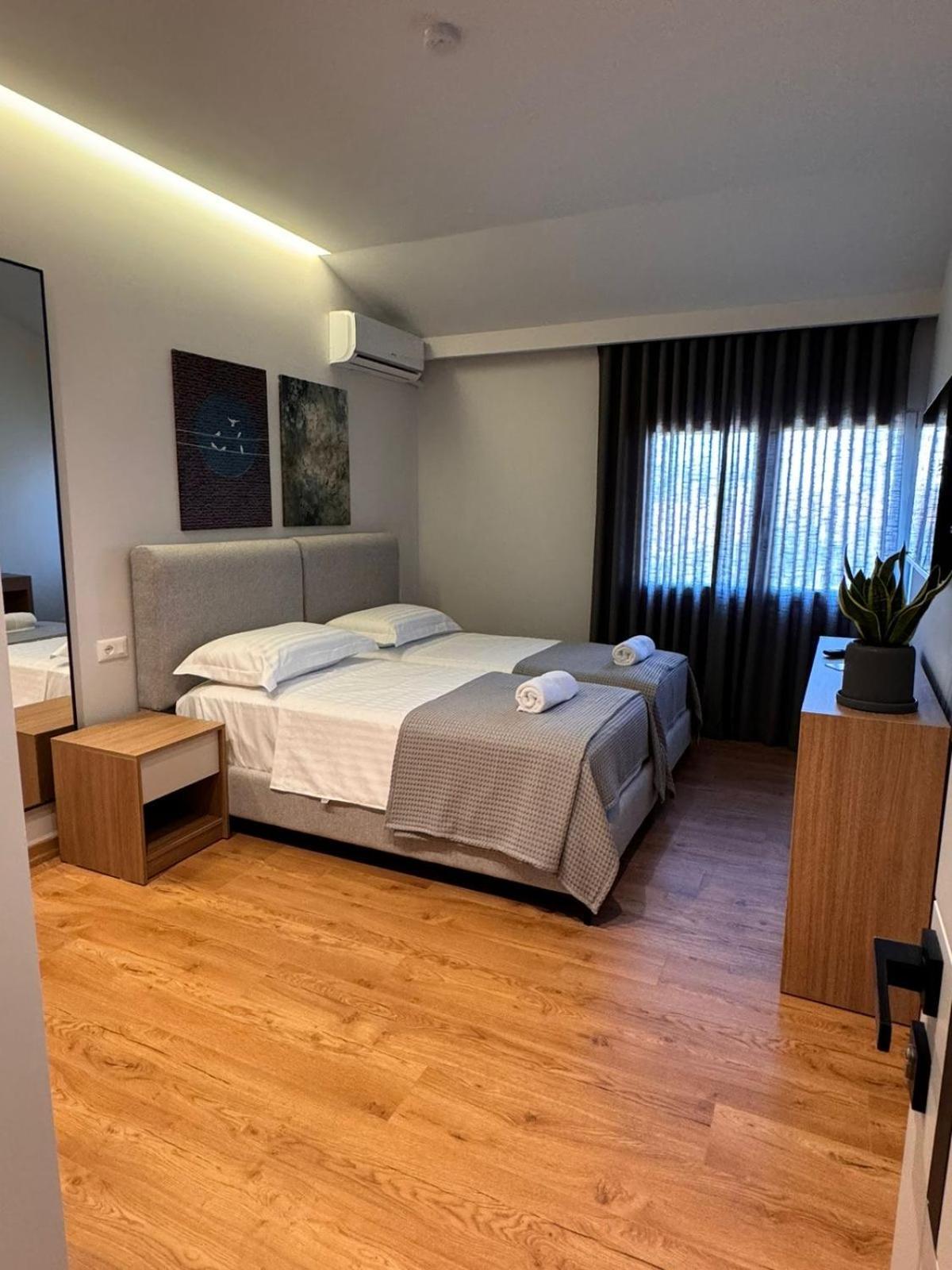 Izi Boutique Apartment Tirana Exterior foto