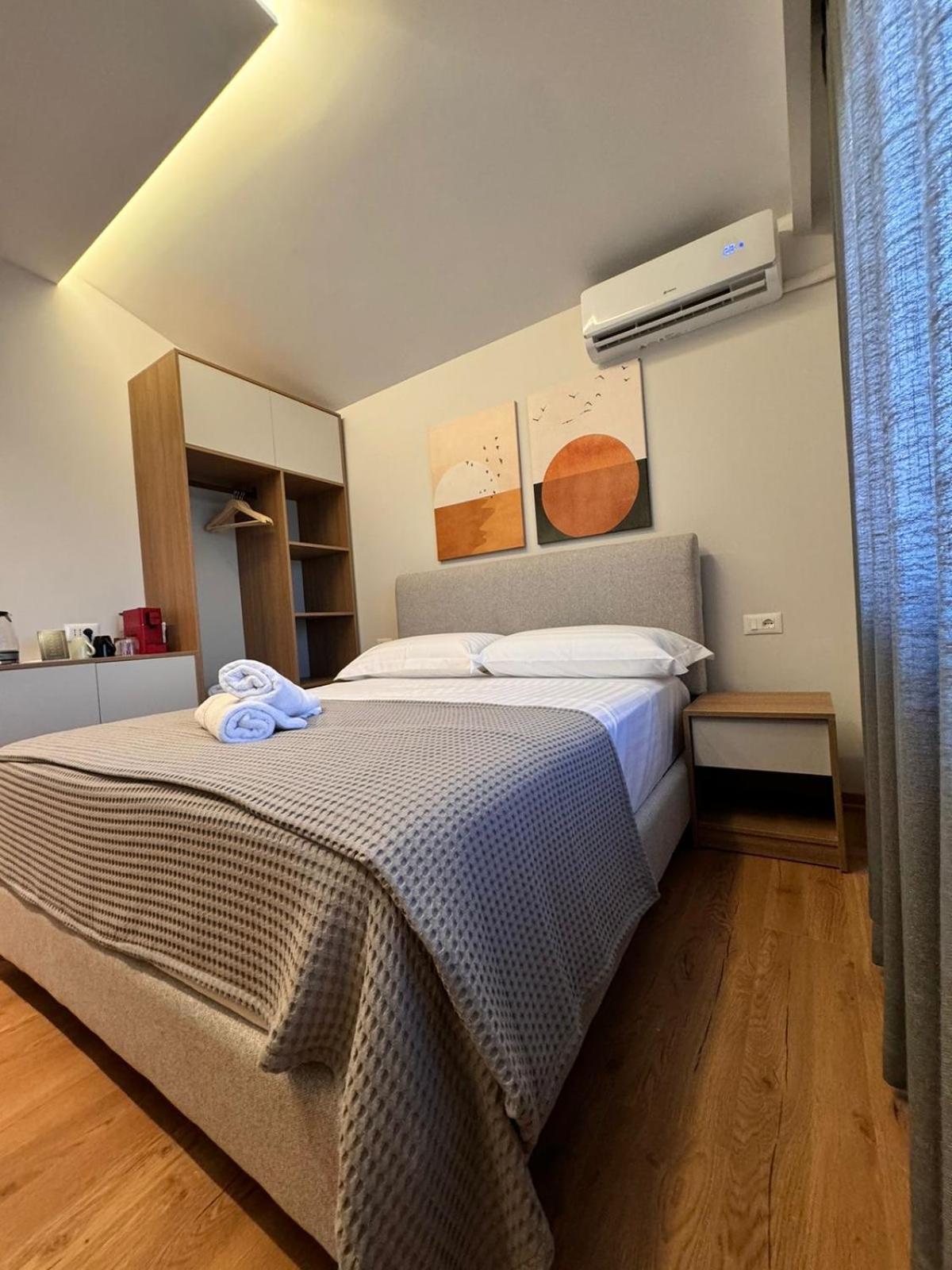 Izi Boutique Apartment Tirana Exterior foto