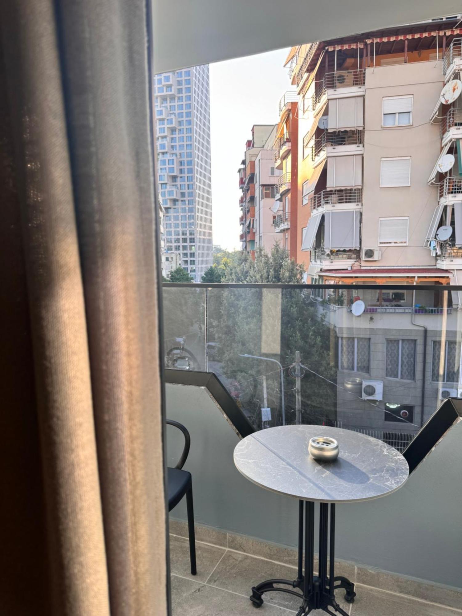 Izi Boutique Apartment Tirana Exterior foto