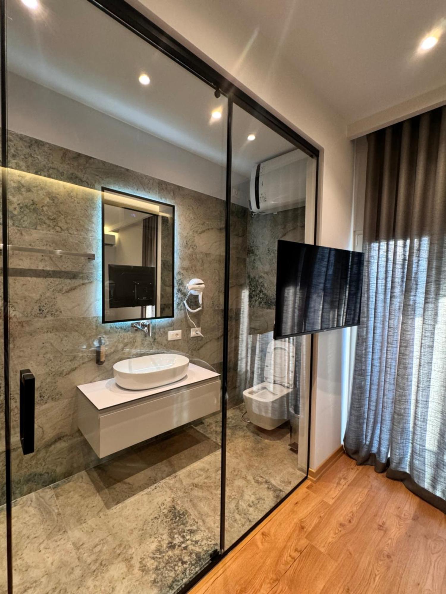 Izi Boutique Apartment Tirana Exterior foto