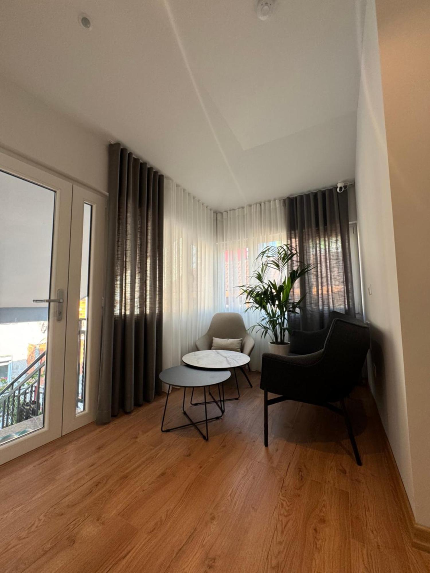 Izi Boutique Apartment Tirana Exterior foto